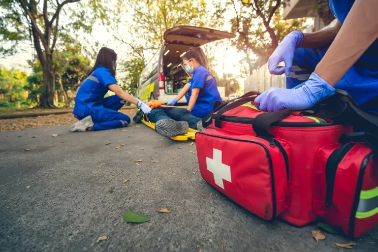 First aid tips to road accident